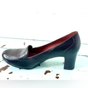 Heeled Loafer Y2K  8.5  Heel 2.5 Leather SlipOn Minimalist Naturalizer Comfort